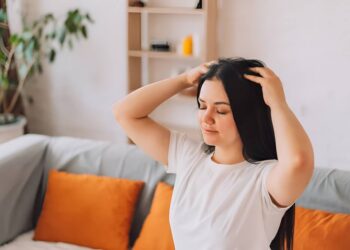 Scalp Detox Benefits: What’s Actually Supported by Evidence (and What’s Marketing)